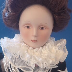 Franklin Heirloom Doll Queen Elizabeth I